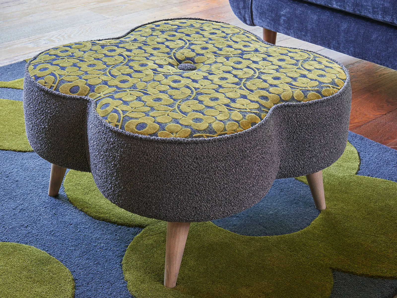 Ok Daisy Large Stools Hero 2023.Jpg 8D4cb